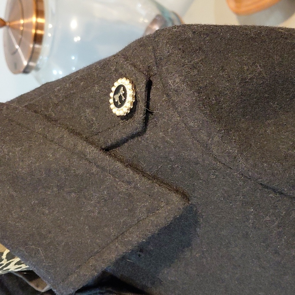 Elegant Black Long Coat with Button Details - Picture 6 of 13
